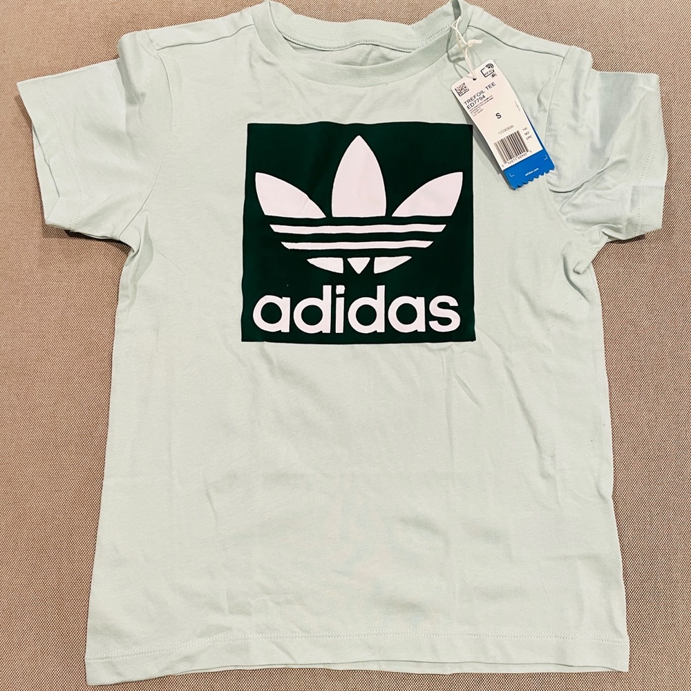 🔸BRAND NEW🔸ADIDAS Logo T-shirt